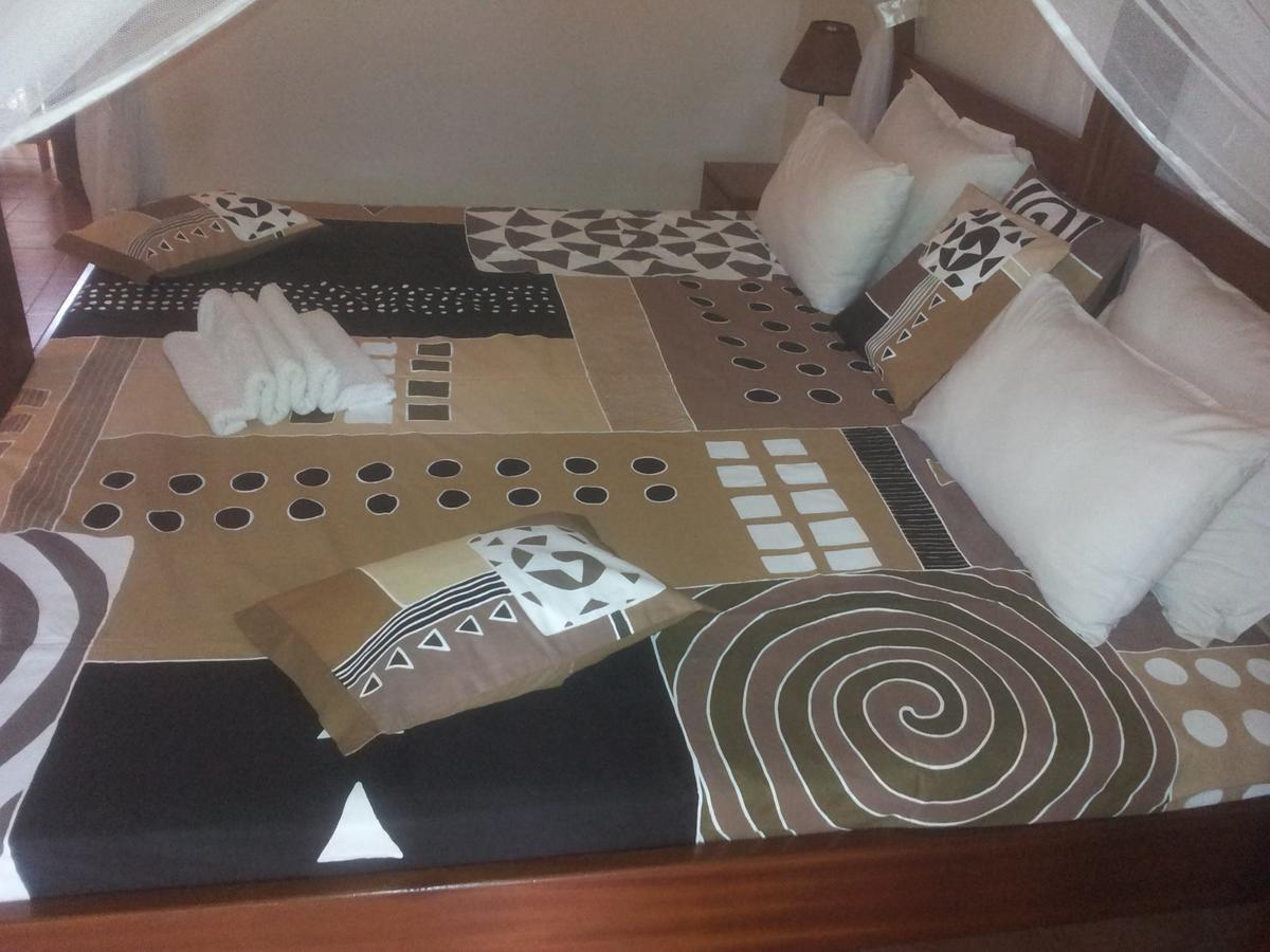 Airport Guesthouse Entebbe Exterior foto