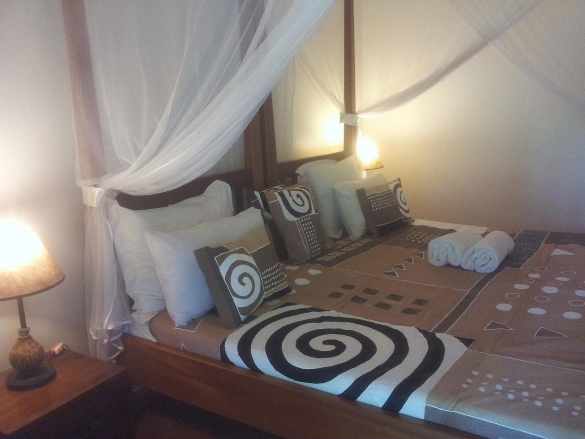 Airport Guesthouse Entebbe Exterior foto